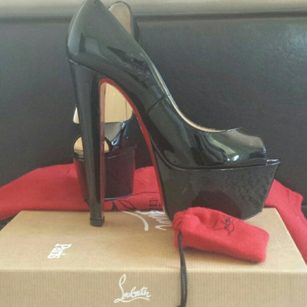 Authentic Christian louboutin black shoes